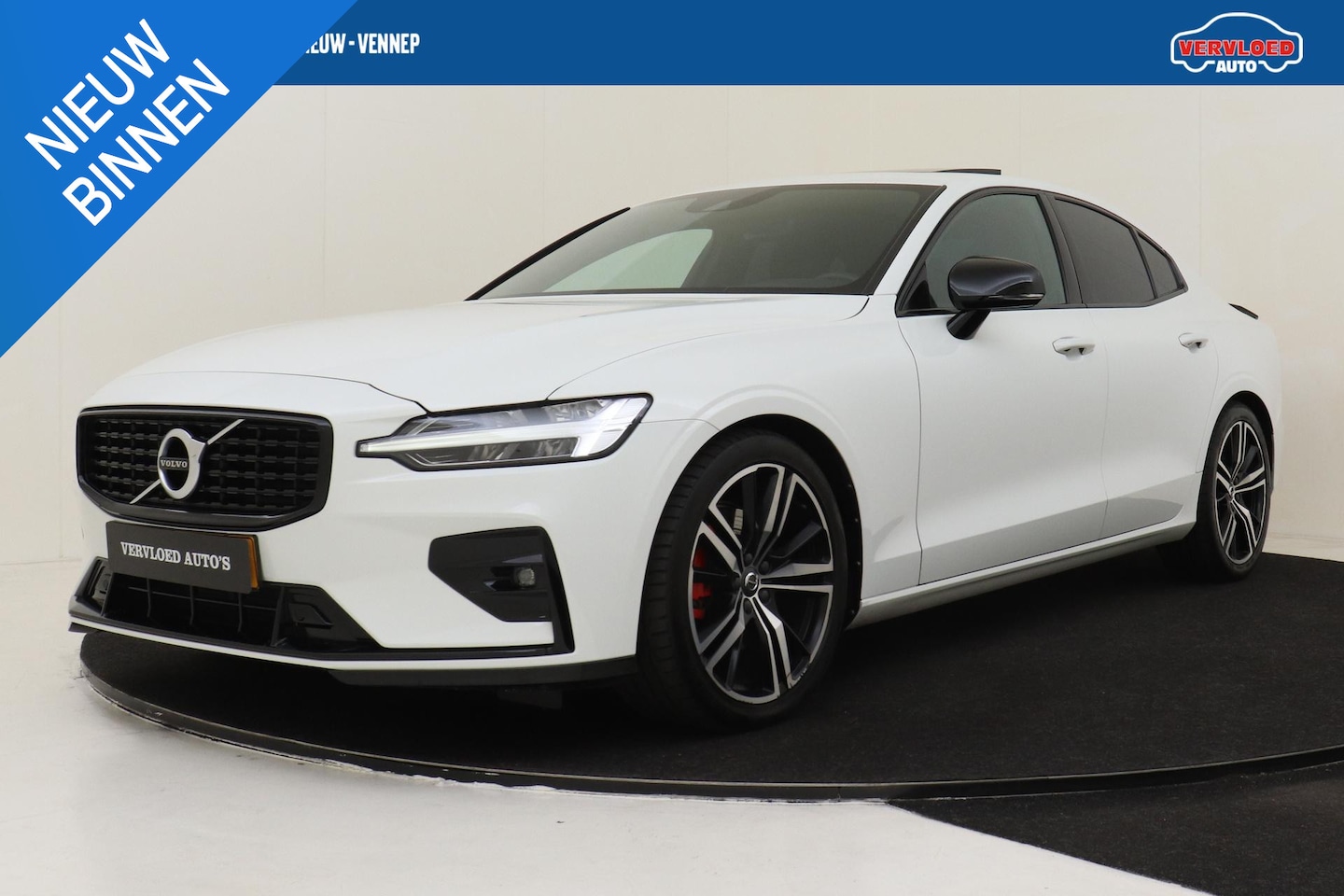 Volvo S60 - B4 (M-HYBRID) R-DESIGN -PANO.DAK|HARMAN/KARDON|CAMERA|SPORTSTOELEN|KEYLESS|RESERVEWIEL|STY - AutoWereld.nl