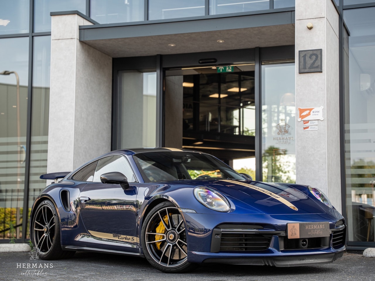 Porsche 911 - 992 3.8 Turbo S / Carbon / Burmester / Lift / InnoDrive / Exclusive Design / PASM / PDLS+ - AutoWereld.nl