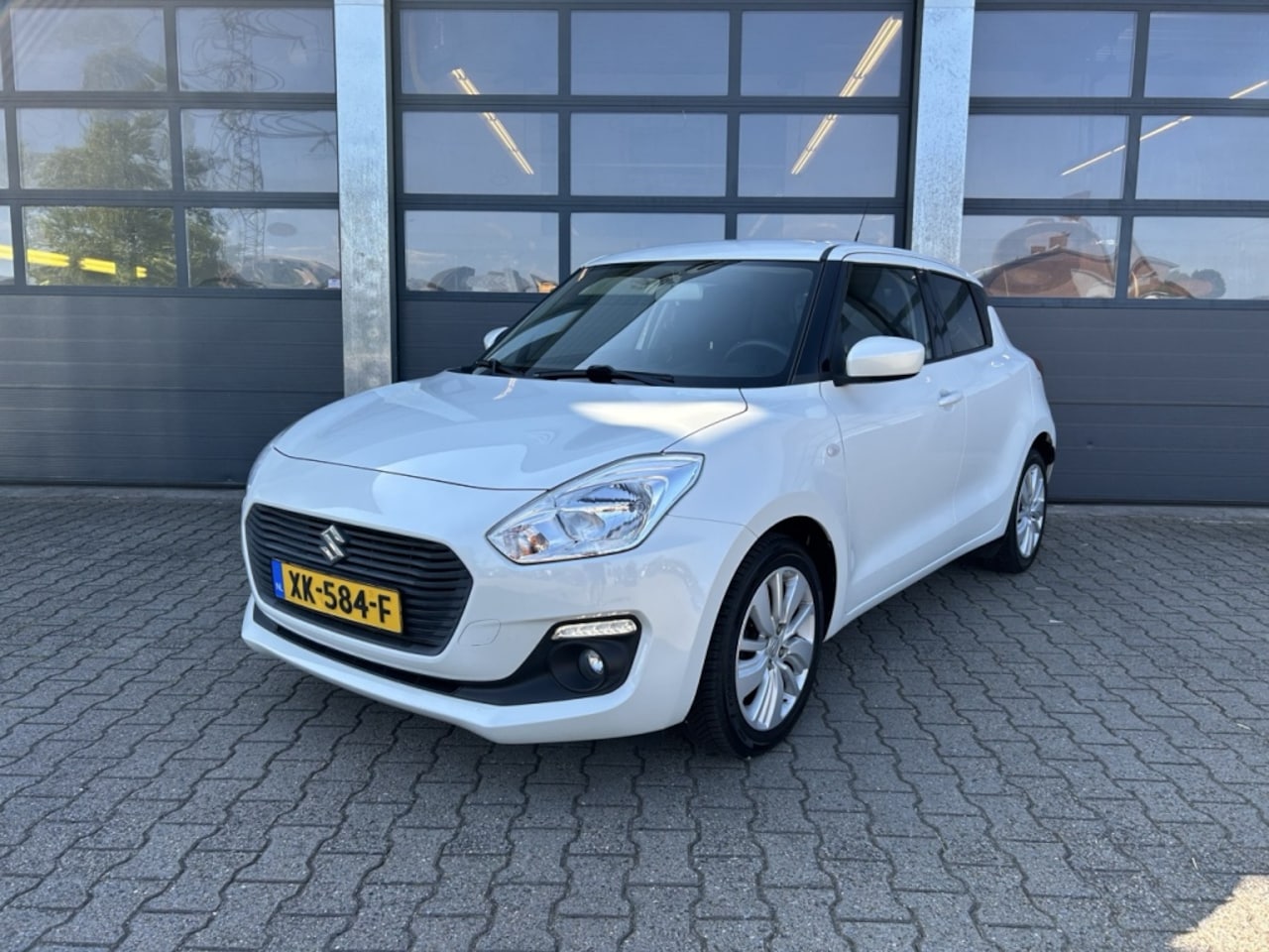 Suzuki Swift - 1.2 DualJet 90pk Select - AutoWereld.nl