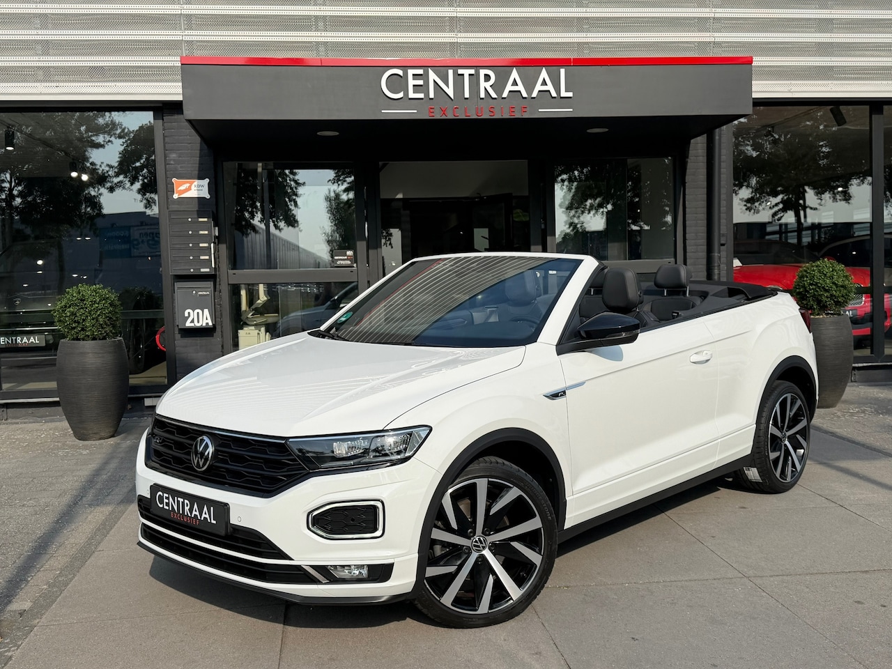 Volkswagen T-Roc Cabrio - 1.5 TSI R-Line Leder|ACC|Beats-Audio|IQ-Lights|Carplay|Keyless|150PK - AutoWereld.nl
