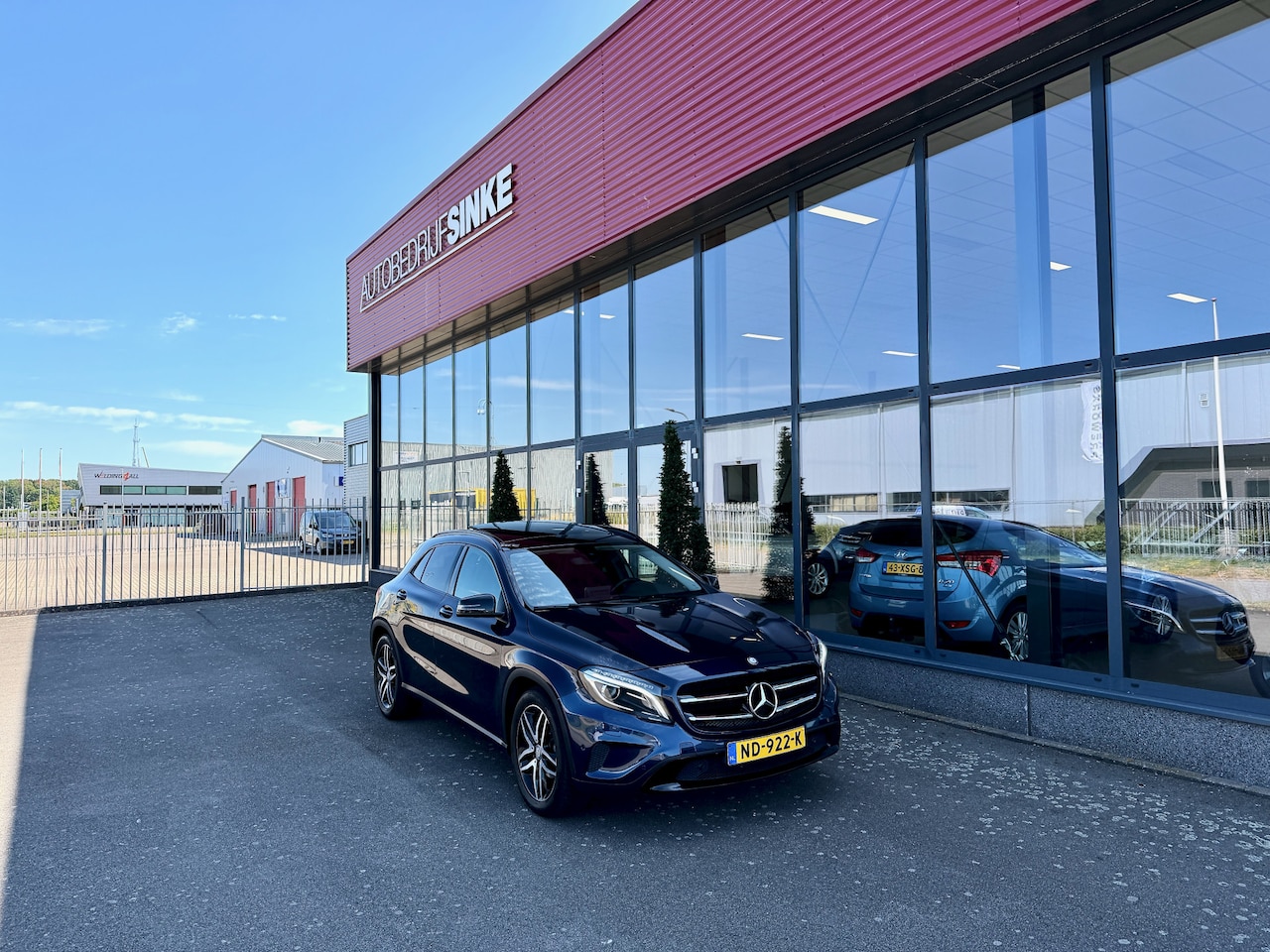 Mercedes-Benz GLA-Klasse - 180 Ambition NAVI ECC CRUISE PANODAK - AutoWereld.nl