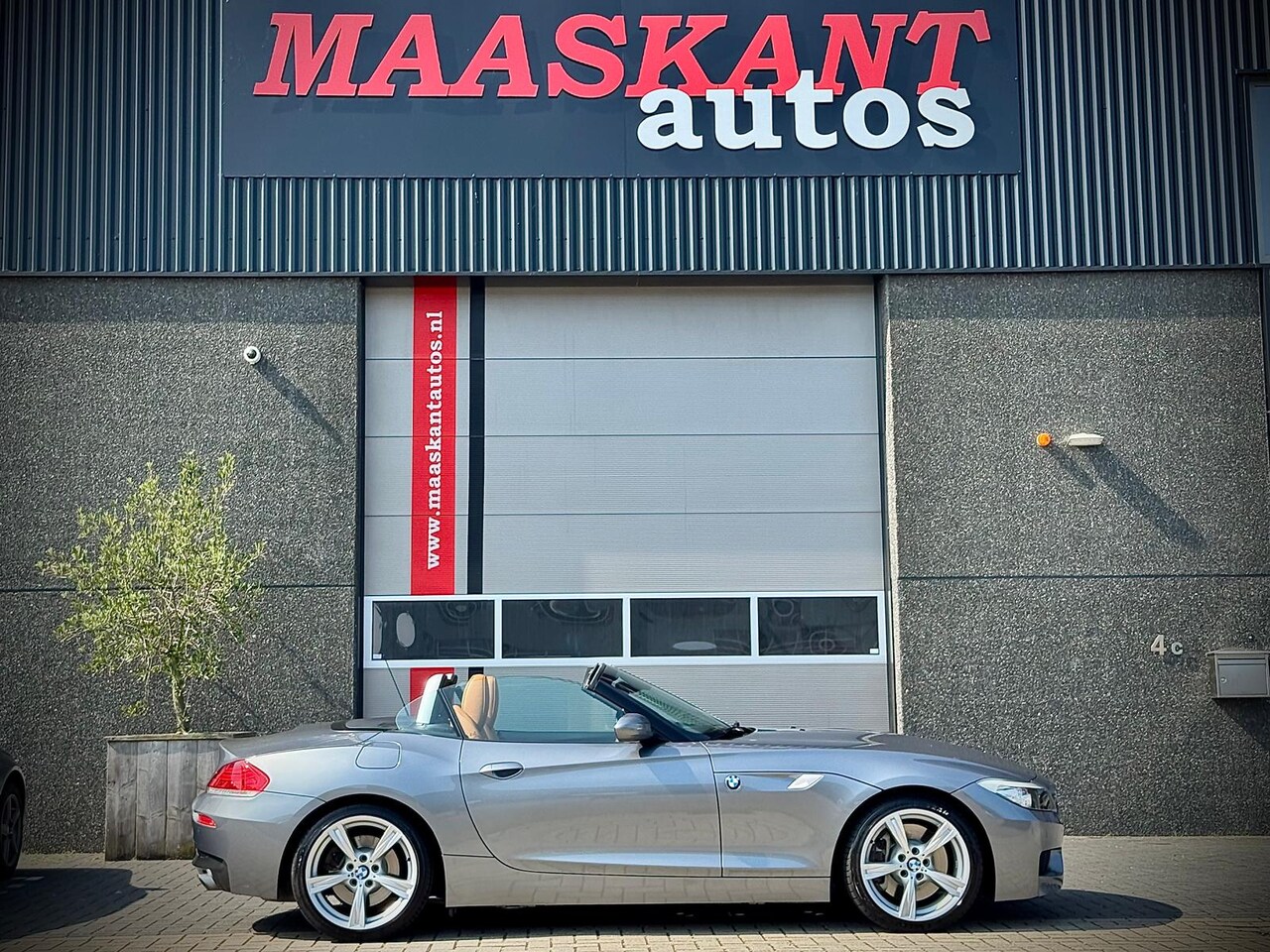 BMW Z4 Roadster - Sdrive35i / M-pack / Navi / Hifi / Spacegray / Walnut interior / ONLY 83607KM! - AutoWereld.nl