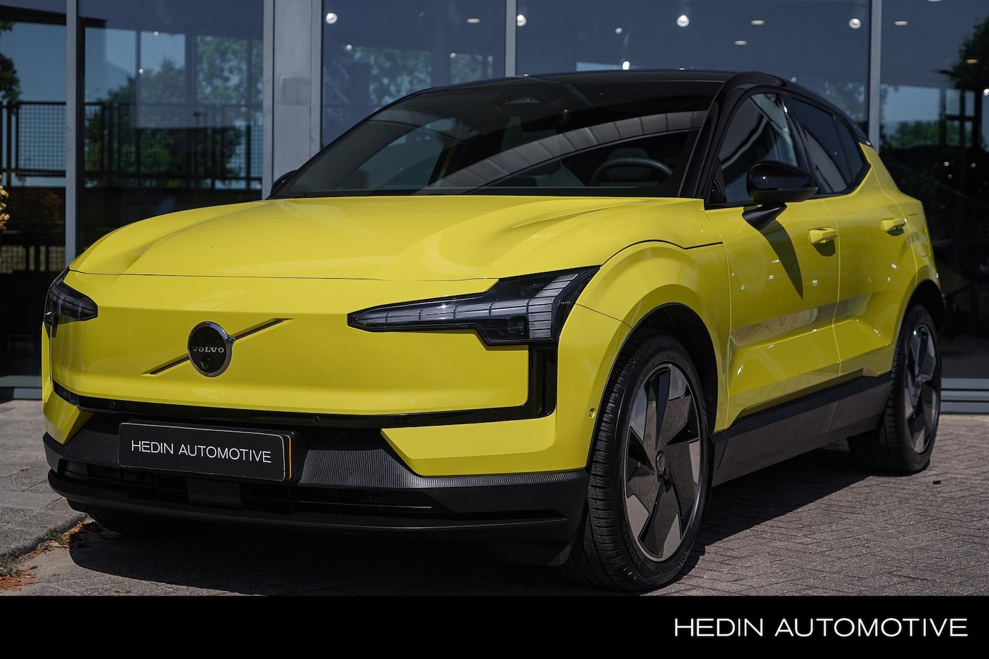 Volvo EX30 - Twin Motor Performance Ultra 69 kWh | Panorama Dak | Stoel & Stuurverwarming | Elek. Stoel - AutoWereld.nl