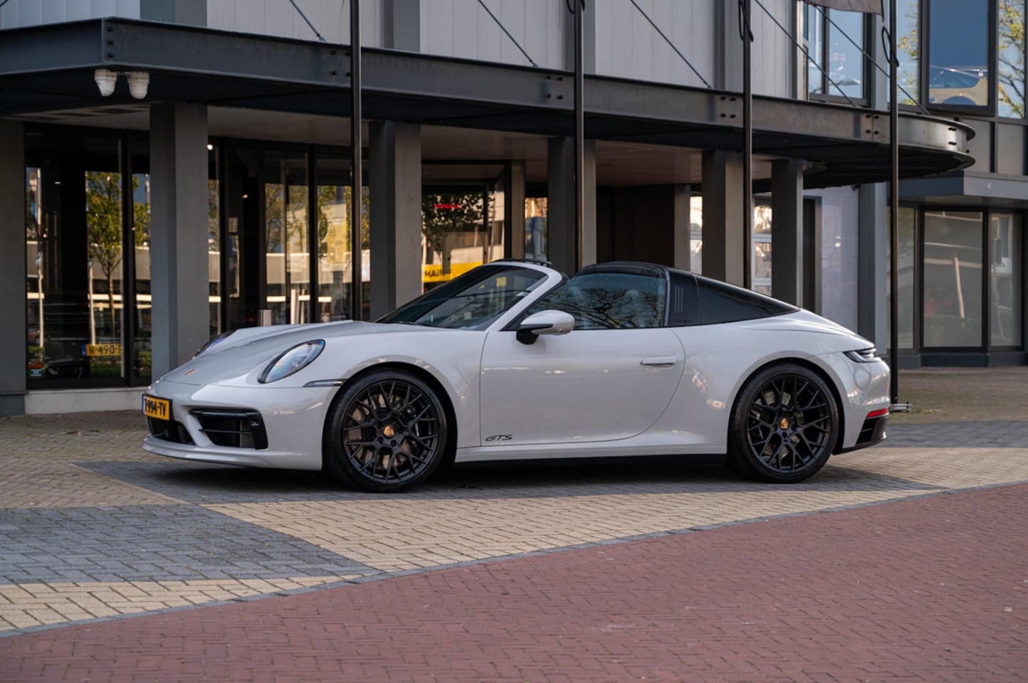 Porsche 911 Targa - 992 4 GTS - AutoWereld.nl