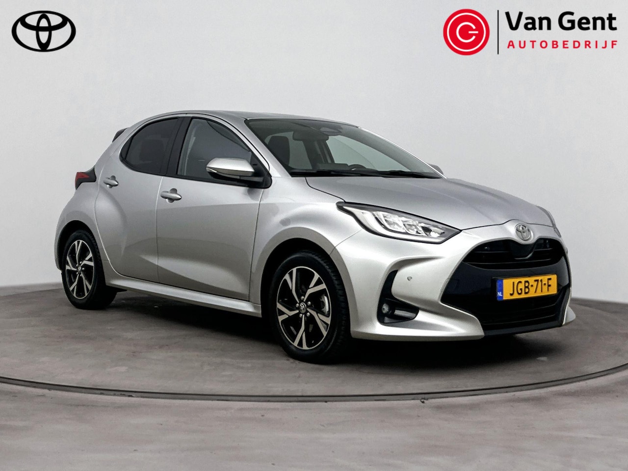 Toyota Yaris - 1.5 Hybrid 115 Dynamic | Apple Carplay / Android Auto | Dodehoek detectie | Parkeersensore - AutoWereld.nl