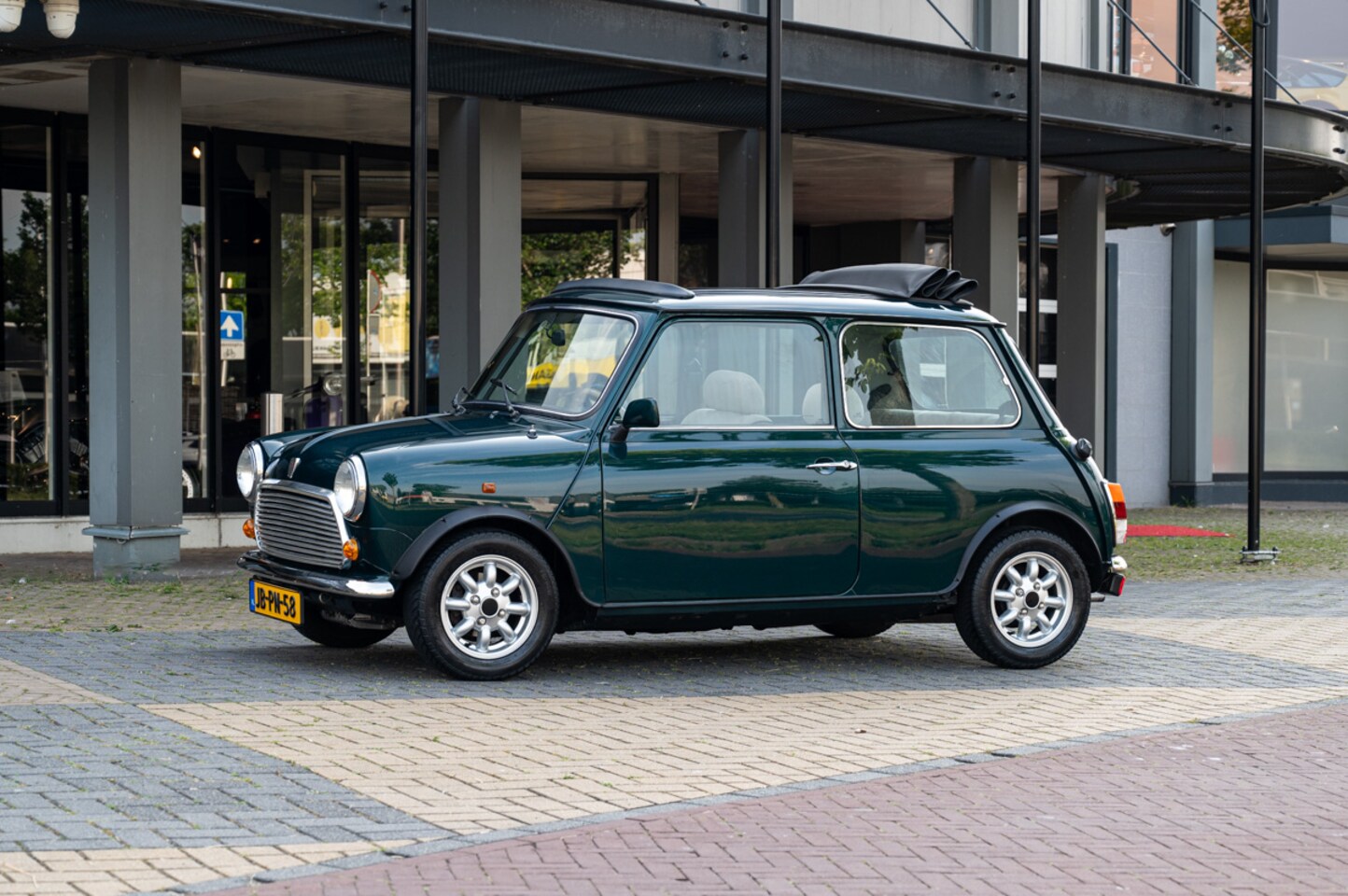 Rover Mini - British Open 1.3i - AutoWereld.nl