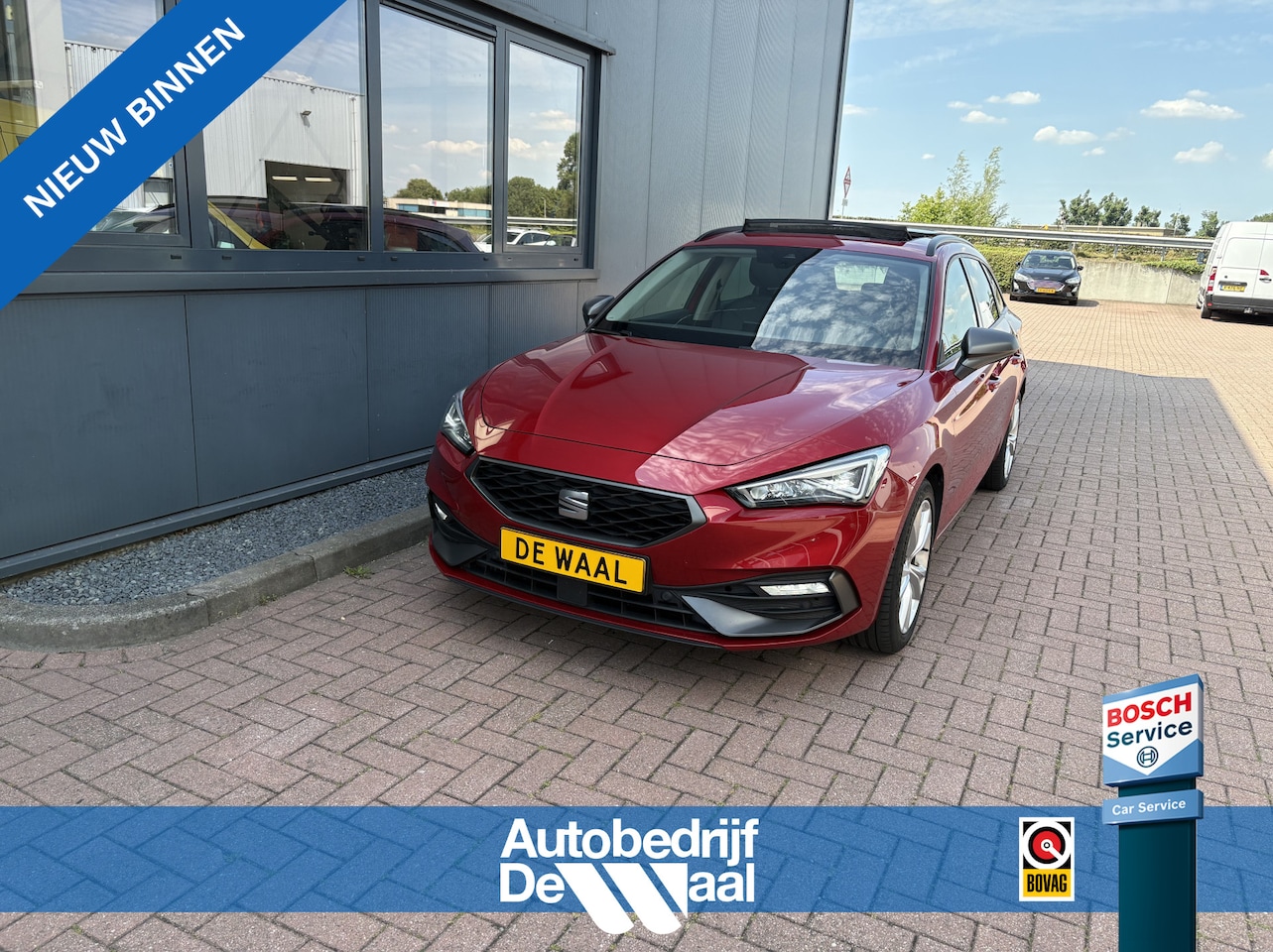 SEAT Leon Sportstourer - 1.5 eTSI FR Business SCHUIFDAK/LEDER/VIRTUAL/TREKH.WEGKLAPBAAR - AutoWereld.nl
