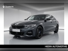 BMW 3-serie - 320i M-Sport | 19" | Hifi | M-Achterspoiler | M-Sportremmen | Privacy Glass | Voorbereidin