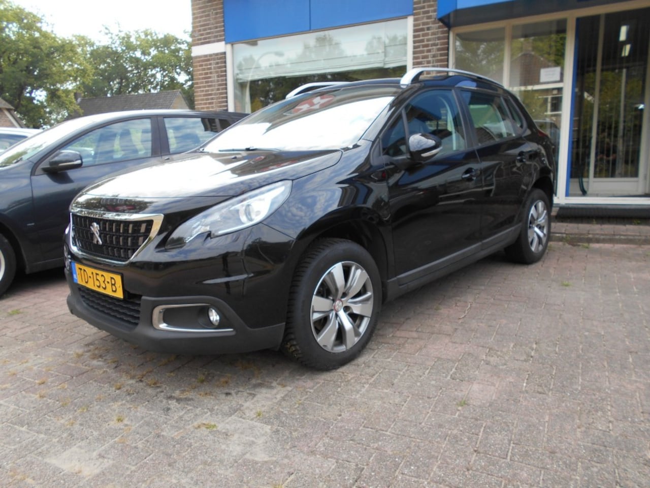 Peugeot 2008 - 1.2i Puretech Active - AutoWereld.nl