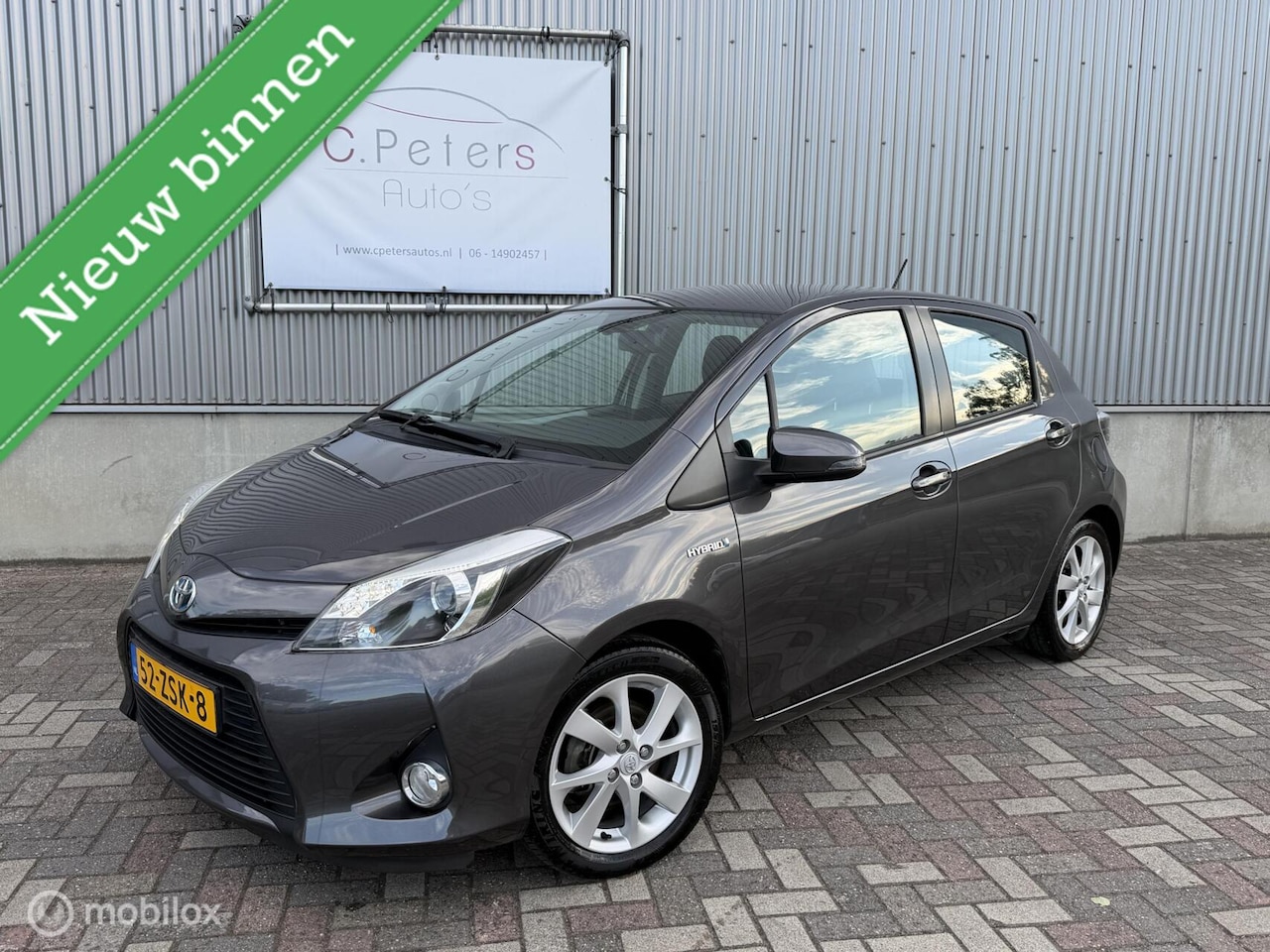 Toyota Yaris - 1.5 Full Hybrid Dynamic 2013 Automaat / Camera / Keyless / Trekhaak / 2e eigenaar NAP - AutoWereld.nl