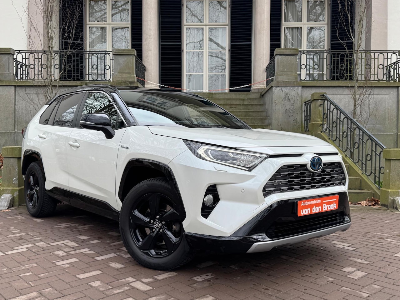 Toyota RAV4 - 2.5 Hybrid Style Automaat Navi Xenon Leder Camera Climate Cruise Ctr Pdc Full Options - AutoWereld.nl