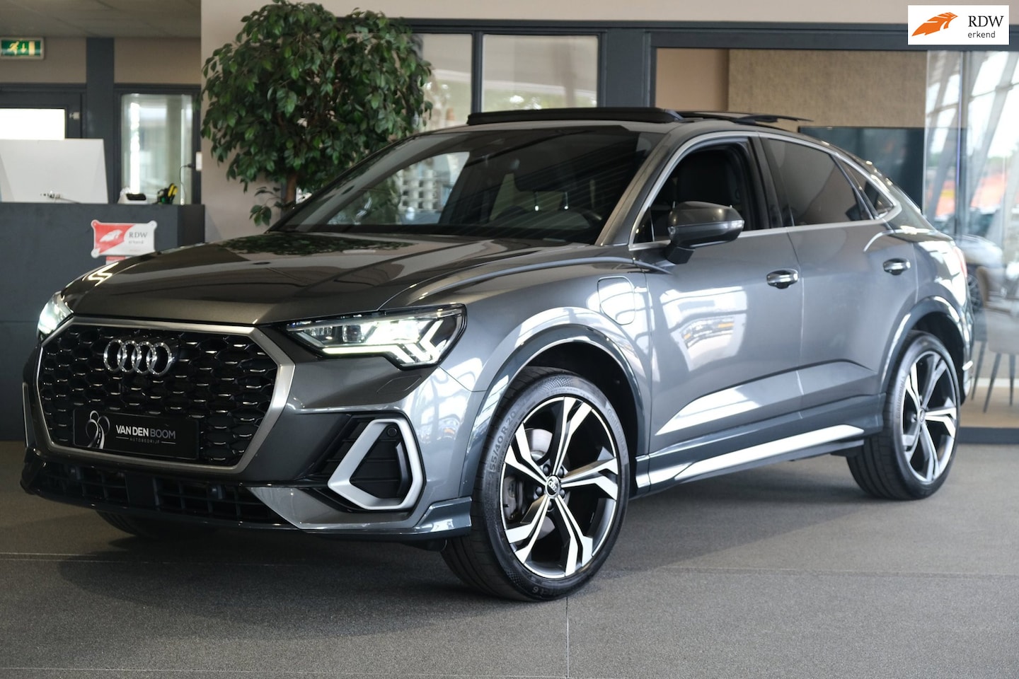 Audi Q3 Sportback - 45 TFSI e S-Line 245 PK Pano Leder Navi Led Cruise Pdc - AutoWereld.nl