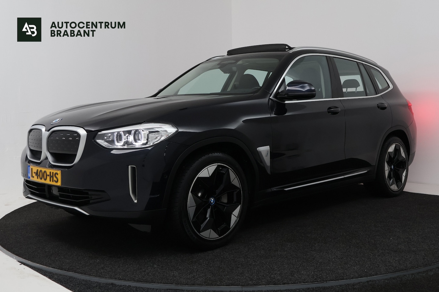 BMW iX3 - Executive 80 kWh (PANORAMADAK, SFEERVERLICHTING, ADAPTIVE CRUISE, AUTOPILOT, STOELVERWARMI - AutoWereld.nl