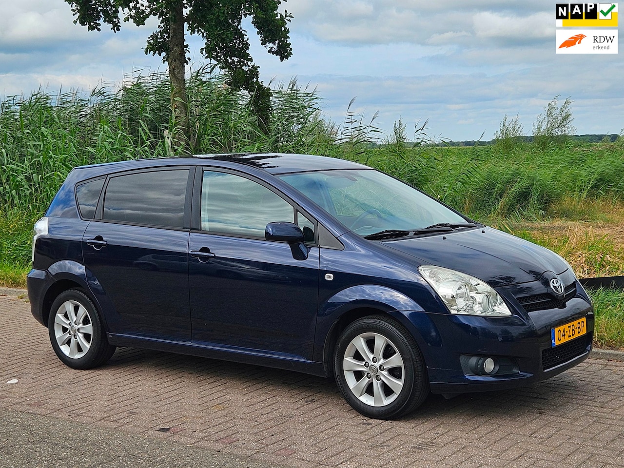 Toyota Verso - 1.8 VVT-i Luna 7p. 7 persoons !! Airco / Trekhaak / Lm velgen - AutoWereld.nl