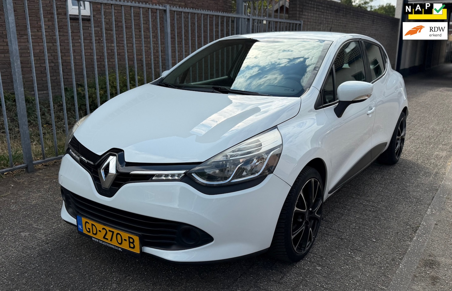 Renault Clio - 0.9 TCe Expression | Navi | Cruise | Airco | R-Link | Nieuwe APK | Goed Onderhouden - AutoWereld.nl