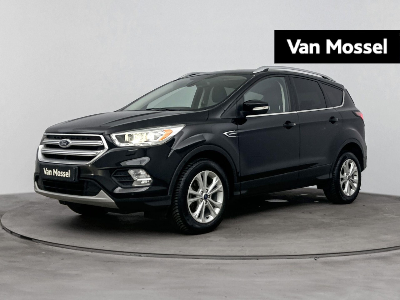 Ford Kuga - 1.5 EcoBoost Titanium | Stoel & Stuurverwarming | Trekhaak | Parkeersensoren | Climate & C - AutoWereld.nl