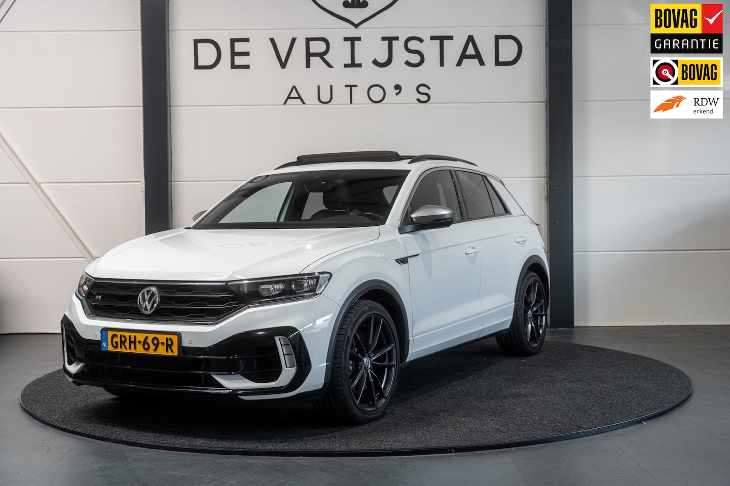 Volkswagen T-Roc - 2.0 TSI 4Motion R PANO BEATS NETJES! - AutoWereld.nl