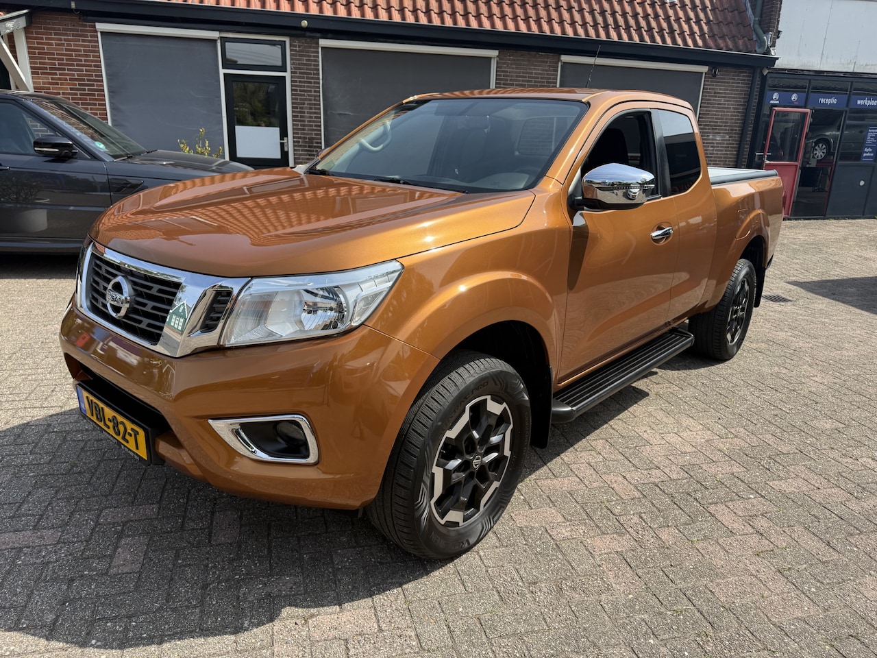 Nissan Navara - 2.3 dCi N-Connecta King Cab - 163PK 4 WD 1ste eigenaar - AutoWereld.nl