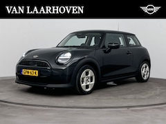 MINI 3-Deurs - Hatchback Cooper C Essential Automaat / LED / Parking Assistant / Driving Assistant