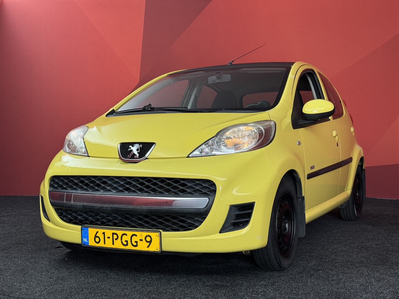 Peugeot 107 - 1.0-12V Millesim 200 | Airco | Radio CD | 5 Deurs - AutoWereld.nl