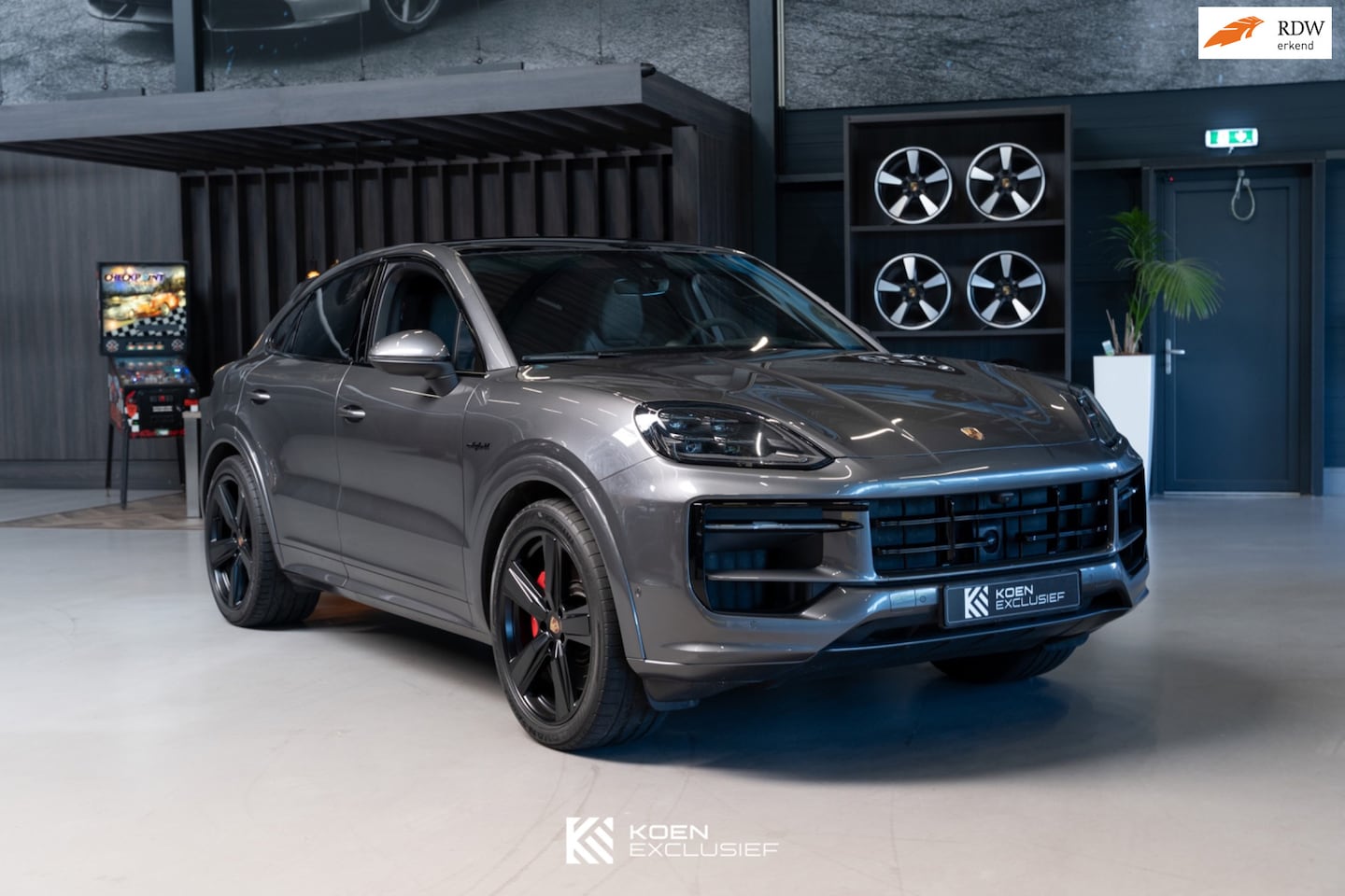 Porsche Cayenne Coupé - 3.0 S E-Hybrid (2025) fabrieksgarantie 5/2027, Nightvision Sportdesign, luchtvering, achte - AutoWereld.nl