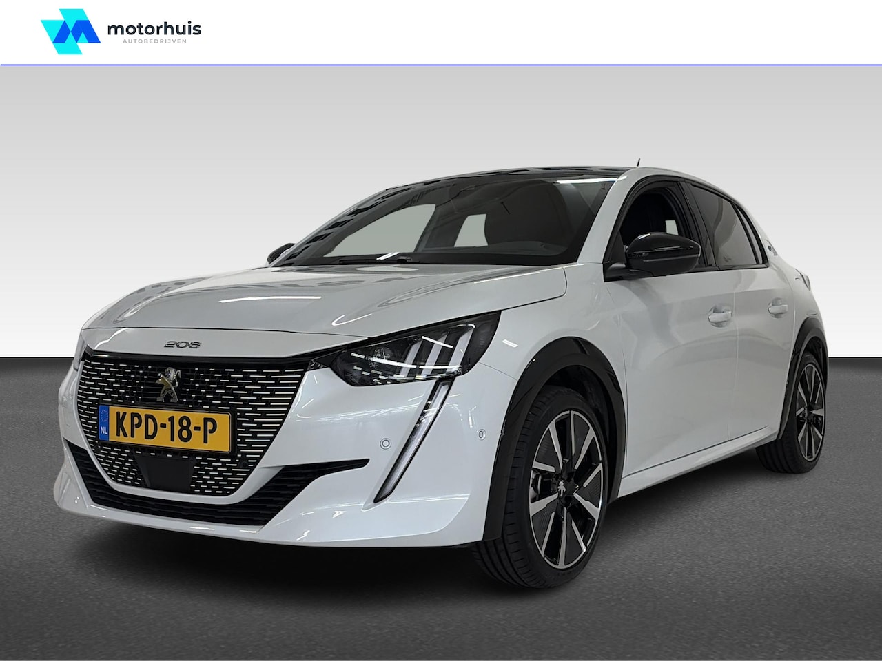 Peugeot e-208 - EV GT 350 50 kWh | Achteruitrijcamera | Cruise control | Lederen stuurwiel - AutoWereld.nl
