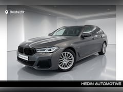 BMW 5-serie Touring - 530e M-Sport | Individual Alvitgrau | 19"+18" Winterset | Panorama | Driving Assistant Pro