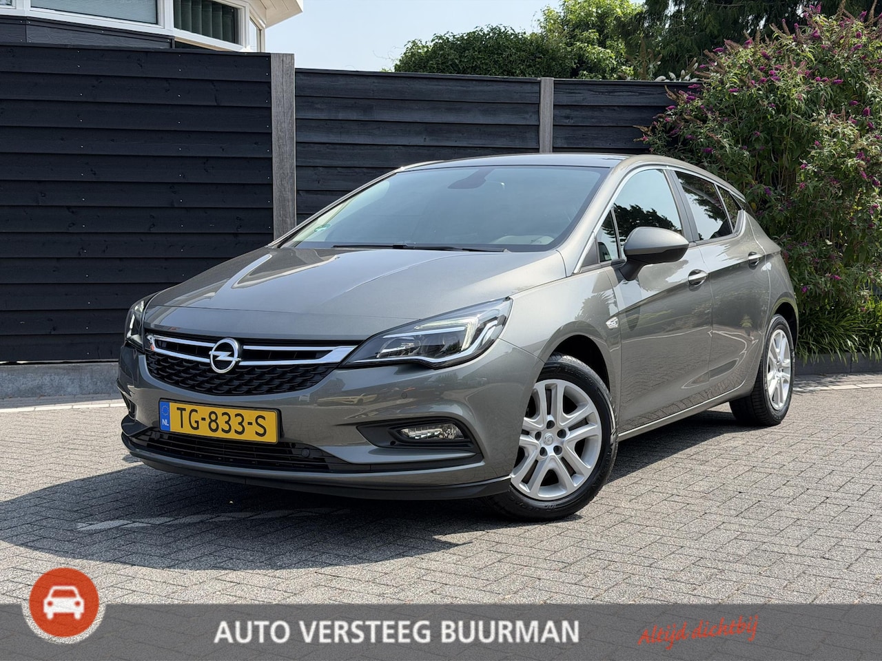Opel Astra - Online Edition 1.0 105PK Navigatie, Parkeersensoren Voor & Achter, Cruise Control, Climate - AutoWereld.nl