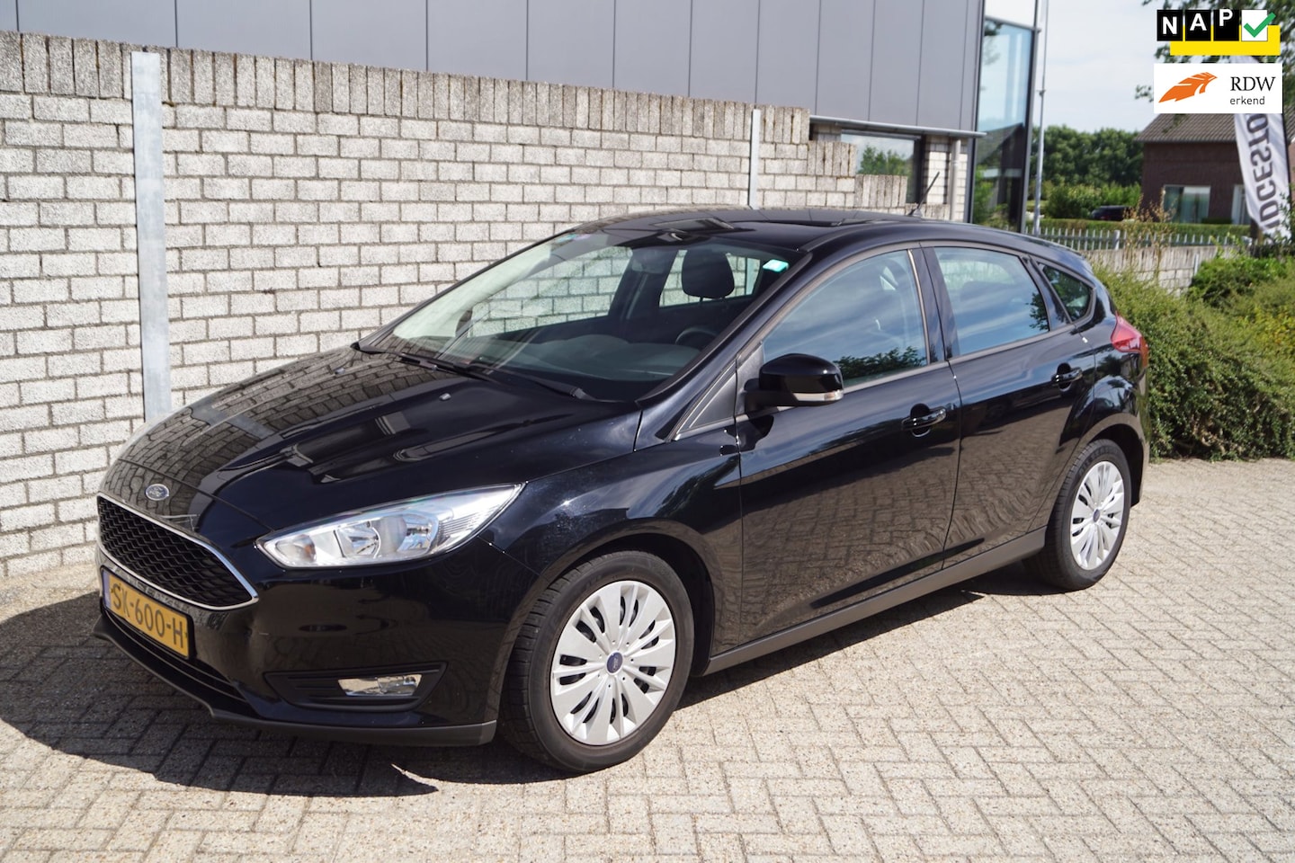 Ford Focus - 1.0 Lease Edition 5 Deurs Airco Navi Cruise Apple Carplay PDC 4x Elektrisch Ramen ENZ NL A - AutoWereld.nl
