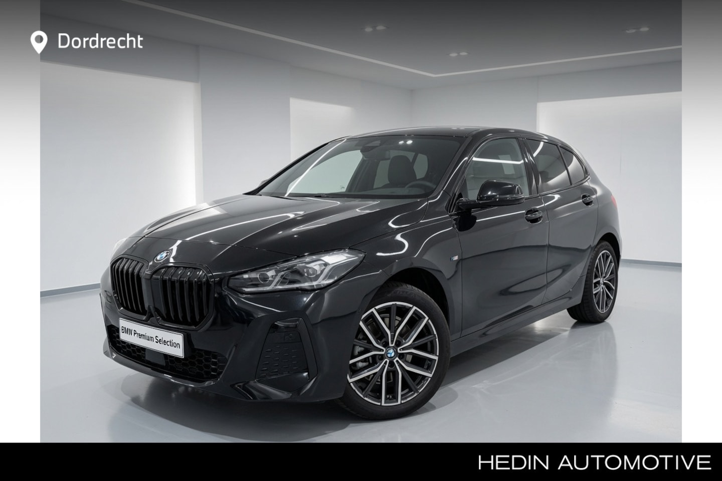 BMW 2-serie Active Tourer - 225e xDrive M-Sport | Panorama | Camera | Stoelverwarming - AutoWereld.nl