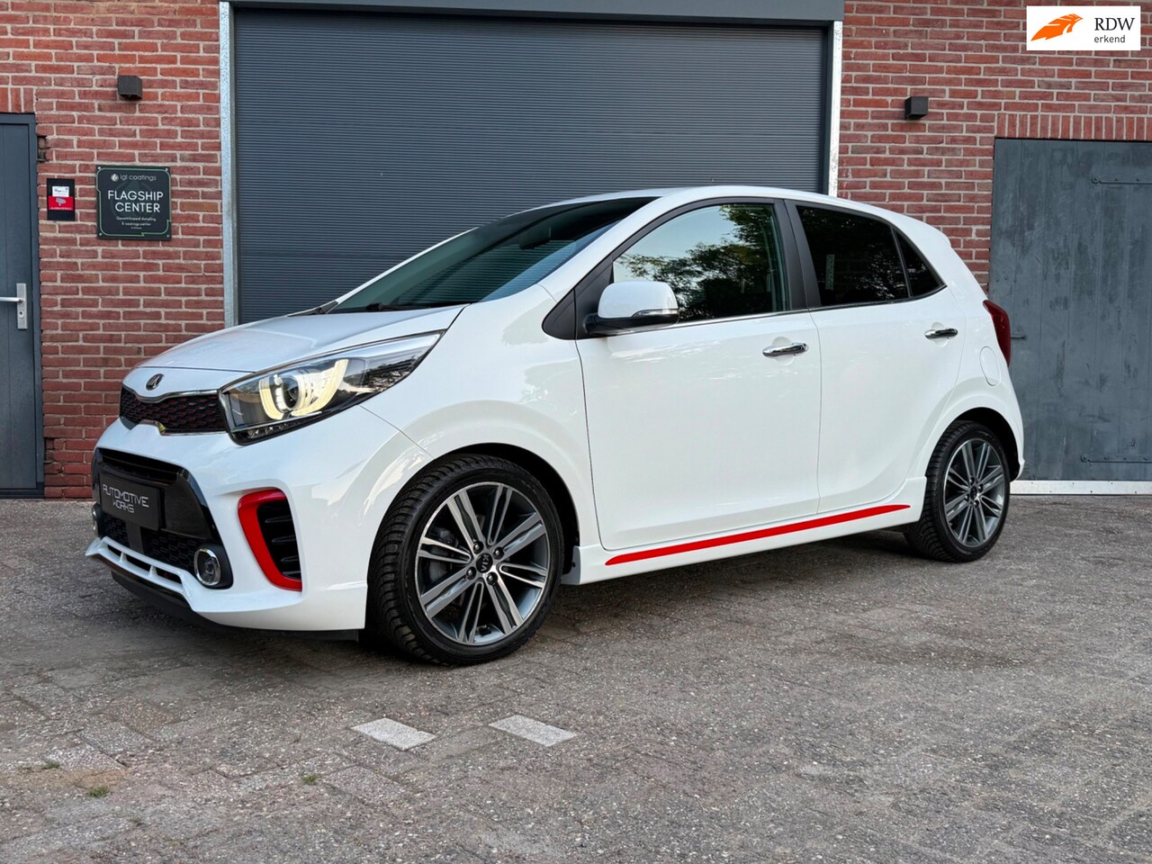Kia Picanto - 1.2 GT-Line Automaat | Stuurwielverwarming l Climate control l Keyless | Apple CarPlay - AutoWereld.nl