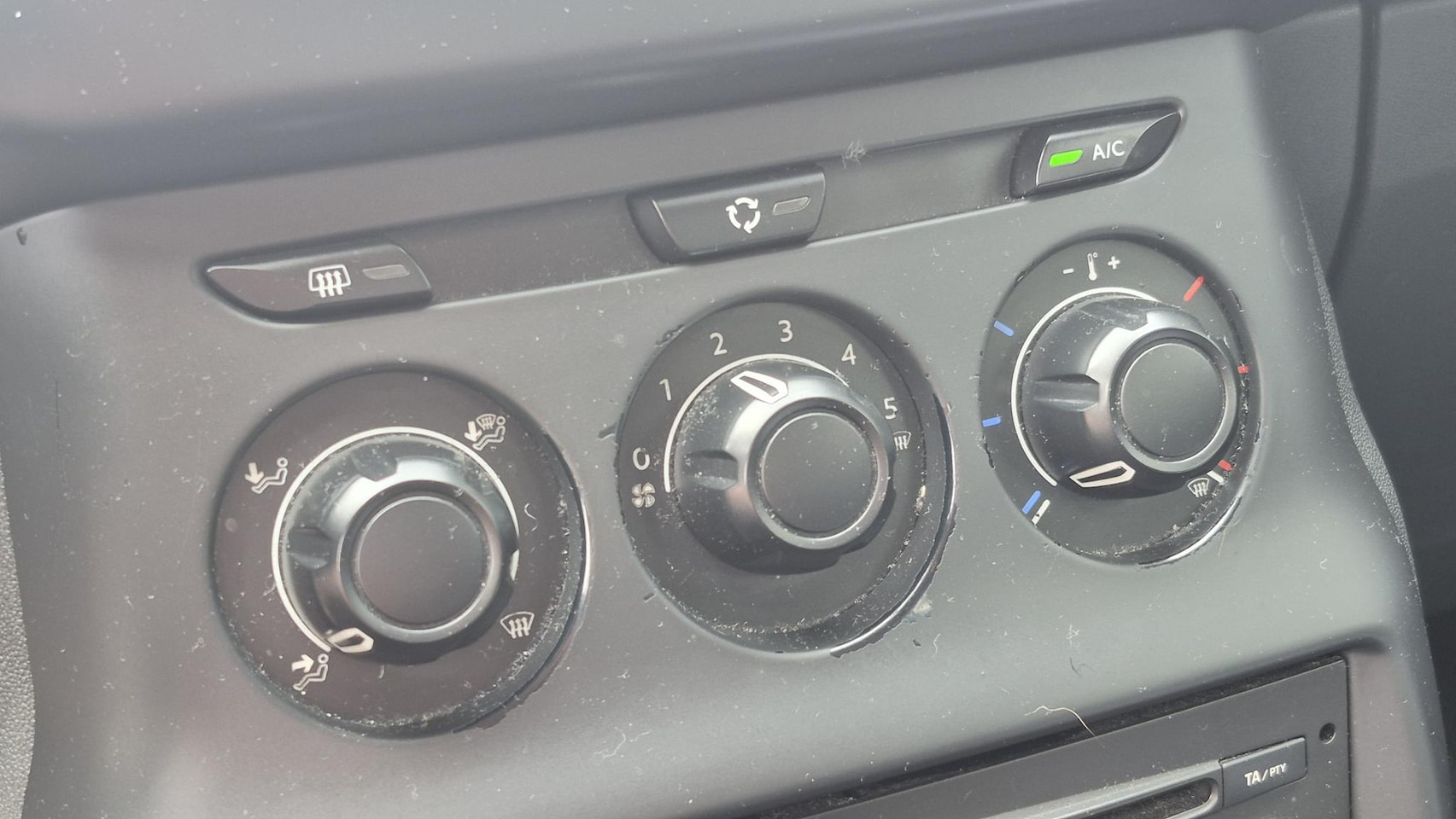 Citroën C3 - 1.0 PureTech Attraction APK 30-7-2027 I Trekhaak I Airco I Camera I Android I CarPlay I Di