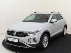 Volkswagen T-Roc - 1.0 TSI Life | Achteruitrijcamera | Adaptieve cruise control | Keyless | Lane assist | Air