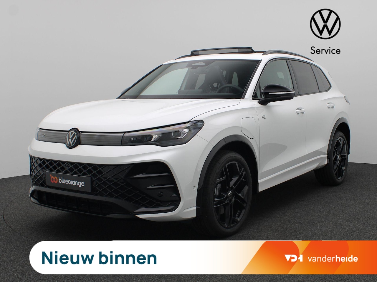 Volkswagen Tiguan - 1.5 eHybrid R-Line Edition 272PK DSG Panoramadak, 360gr. Camera, Black Style, 20" LM Velge - AutoWereld.nl