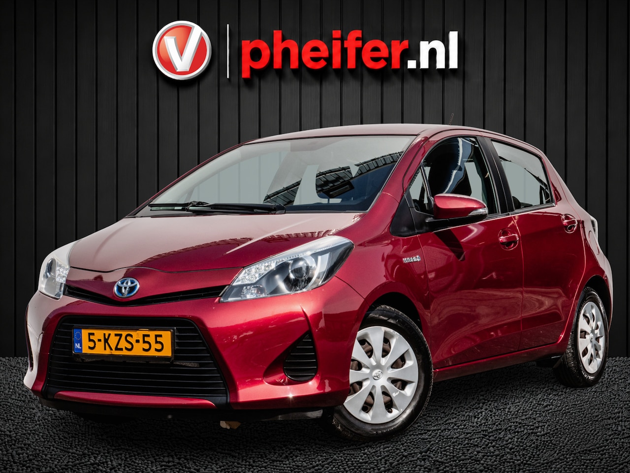 Toyota Yaris - 1.5 Full Hybrid Aspiration Navigatie/ Camera/ Cruise control/ Climate control/ Isofix - AutoWereld.nl