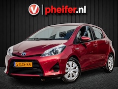 Toyota Yaris - 1.5 Full Hybrid Aspiration Navigatie/ Camera/ Cruise control/ Climate control/ Isofix