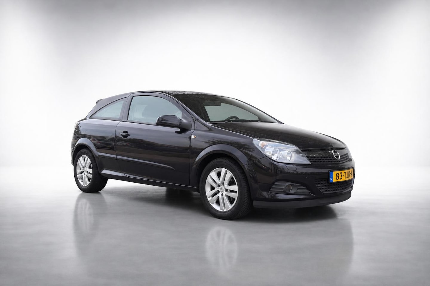 Opel Astra GTC - 1.6 Sport|NAP|unieke km stand|1e eigenaar - AutoWereld.nl