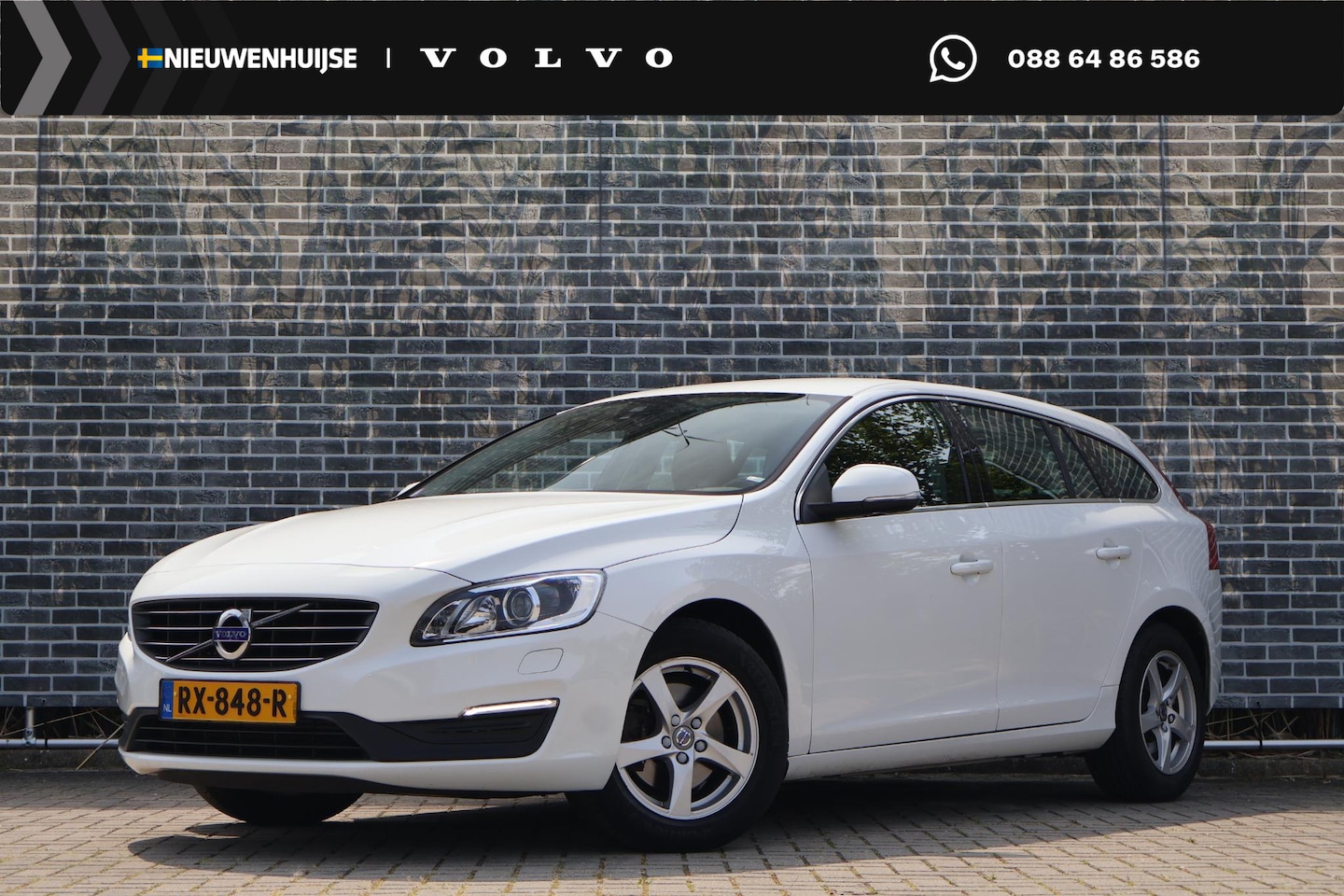 Volvo V60 - 1.5 T3 Polar+ | Trekhaak | Navigatie | High Performance Audio | Bluetooth | Parkeersensore - AutoWereld.nl