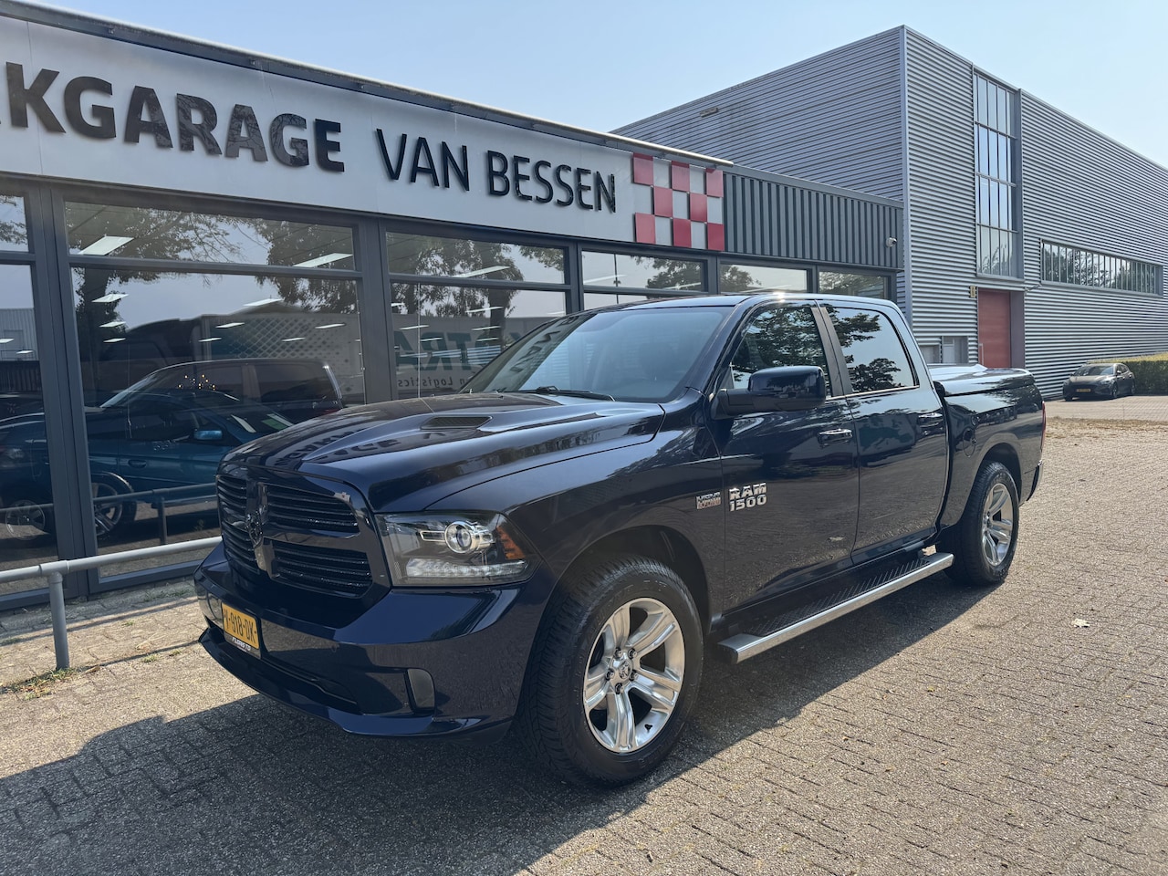 Dodge Ram 1500 - 5.7 V8 Quad Cab 6'4 CAMERA-LUCHT - AutoWereld.nl