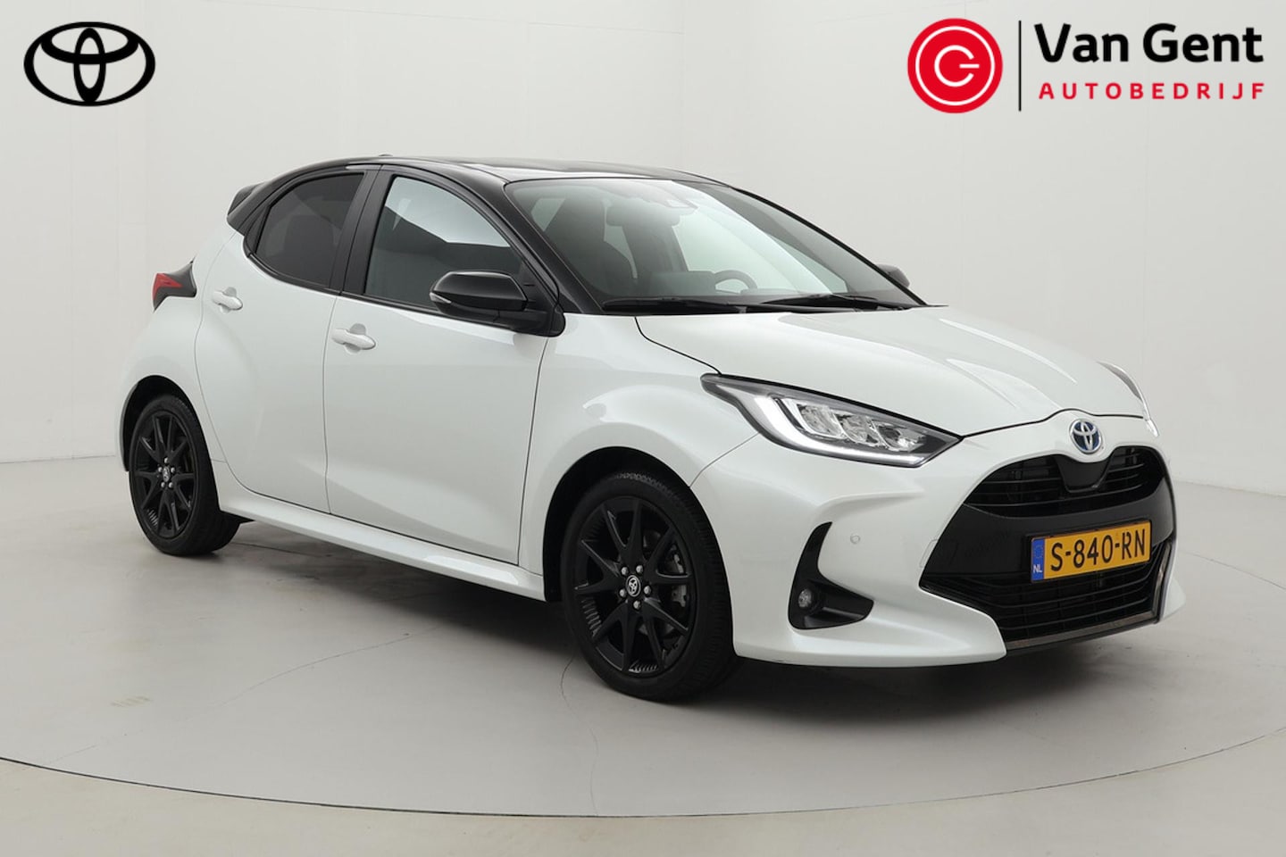 Toyota Yaris - 1.5 Hybrid Executive | Dodehoek detectie | Stoelverwarming | Apple Carplay / Android Auto - AutoWereld.nl