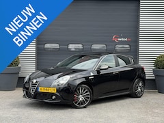 Alfa Romeo Giulietta - 1.7 TBi Quadrifoglio Verde Launch Edition | Panoramadak | Bose | DAB | Parkeersensoren | L