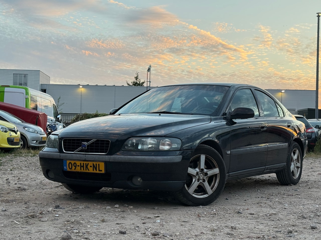 Volvo S60 - 2.4/ RIJDT PERFECT/ MOTOR GOED - AutoWereld.nl