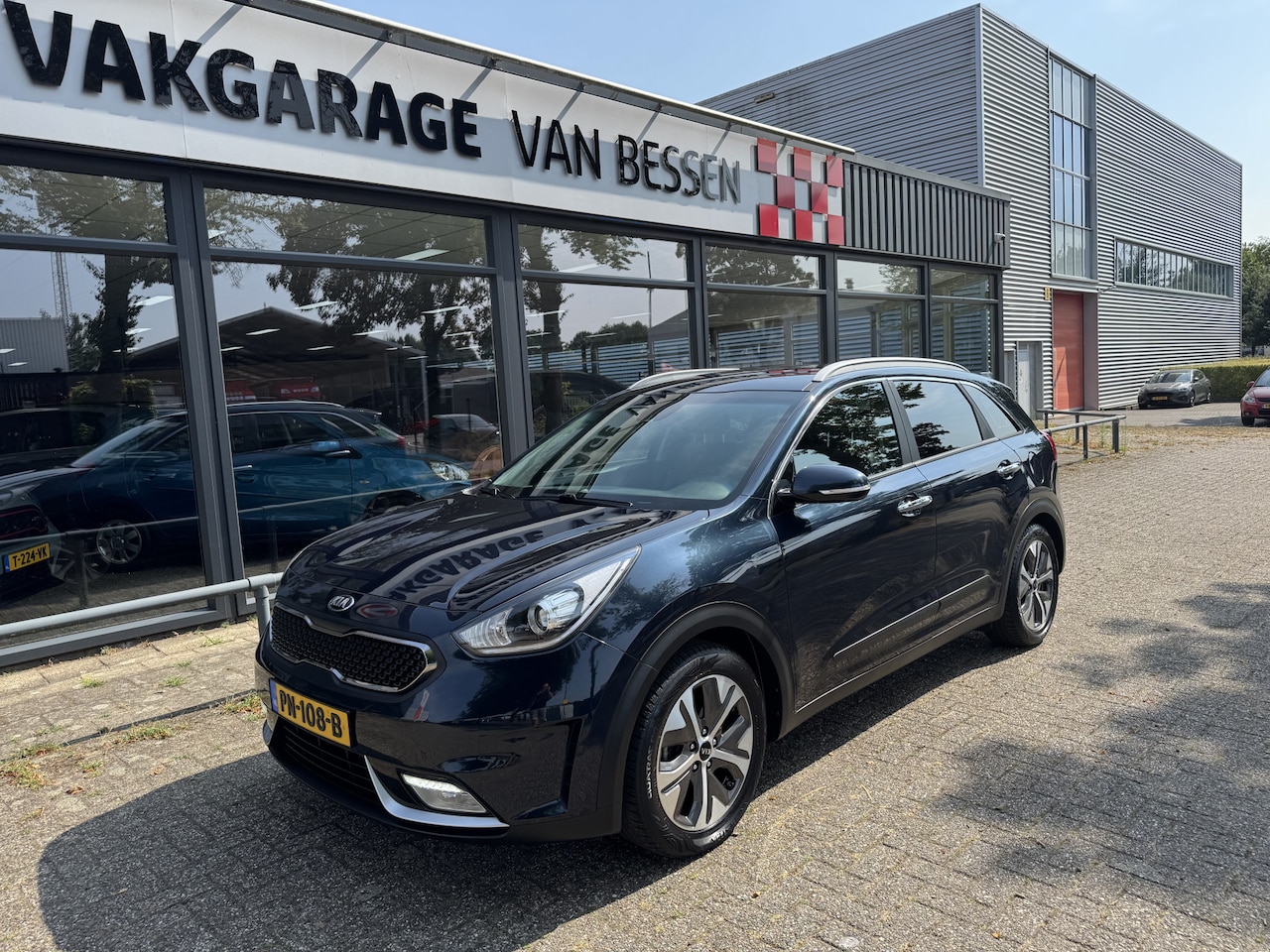 Kia Niro - 1.6 GDi Hybrid DynamicLine AUTOMAAT-CLIMA-CAMERA-TREKHAAK - AutoWereld.nl