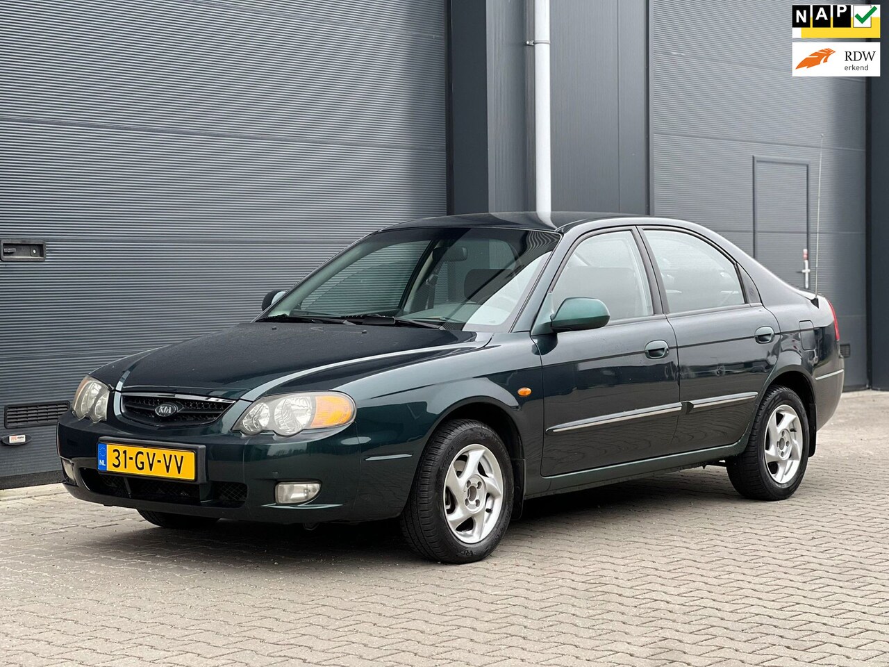 Kia Shuma - 1.6-16V LS 5DRS AIRCO TREKHAAK LMV - AutoWereld.nl