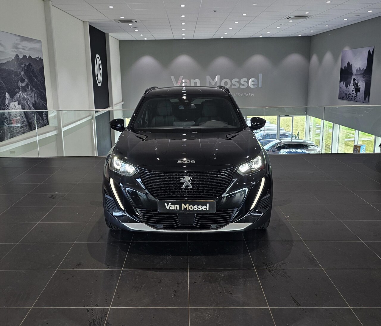 Peugeot e-2008 - EV Allure Pack 50 kWh SOH 100% | Camera | Apple Carplay/Android Auto | Climate control | S - AutoWereld.nl