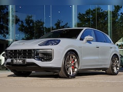 Porsche Cayenne - 4.0 Turbo E-Hybrid / 22'' GT-Design / Club Leder Rood / Panorama