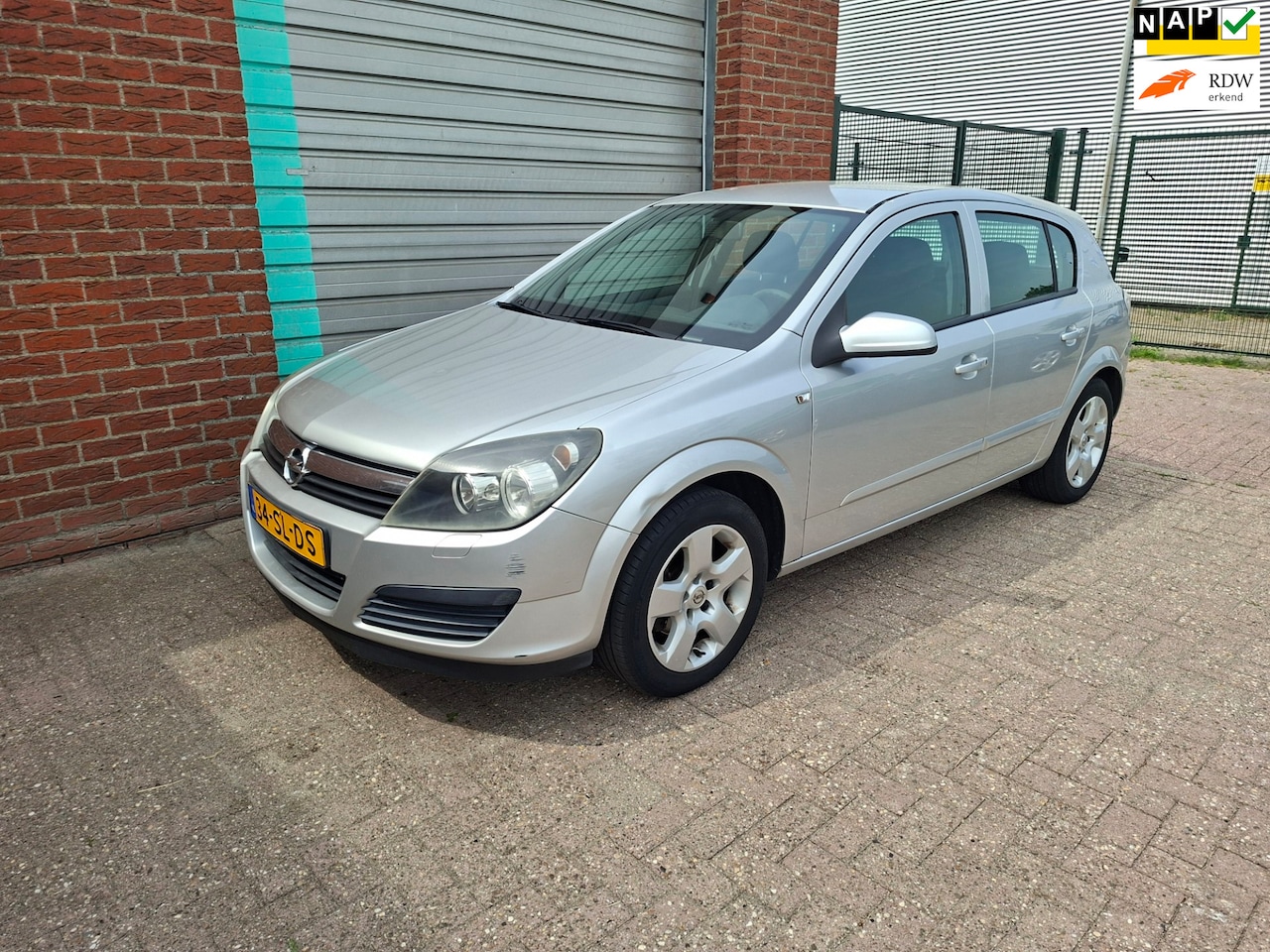Opel Astra - 1.6 Edition Airco NAP - AutoWereld.nl