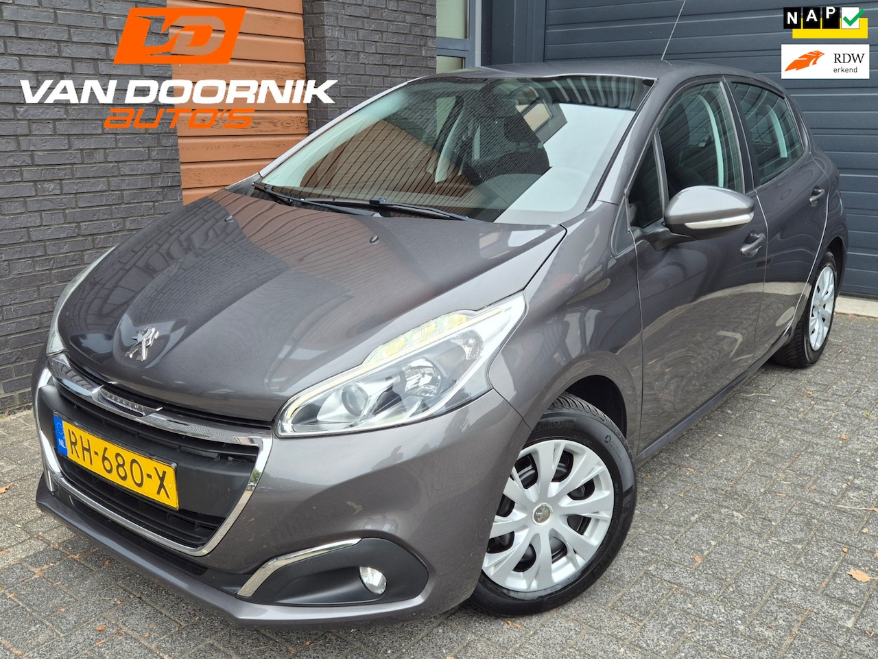 Peugeot 208 - 1.2 PureTech Blue Lion 1e Eigenaar/Airco/Carplay/Navigatie/Parkeersensoren - AutoWereld.nl
