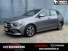 Mercedes-Benz B-klasse - B180 136PK 7G-DCT Automaat Business Solution | 1e Eigenaar | Wegklap Trekhaak 1400KG | Nav