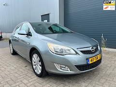 Opel Astra - 1.4i Turbo Cosmo NAVI CLIMA NAP PDC